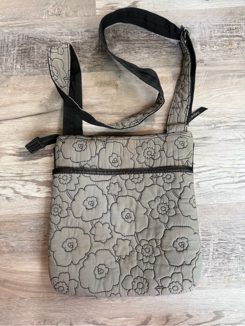 Thirty-One Gray & Black Quilted Poppy Floral Crossbody Shoulder Bag W Accent “C” - Picture 6 of 12